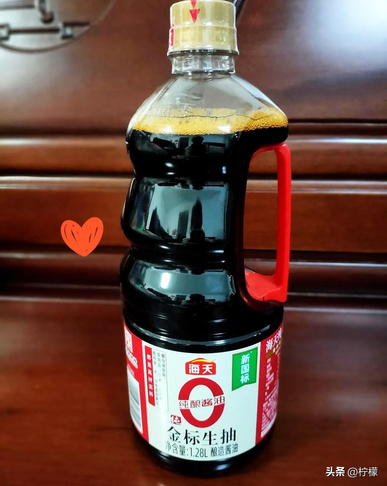 家里常年囤的酱油，
基本是海天，这回被央视点名，
心里有底了。榜单还把李锦记、千