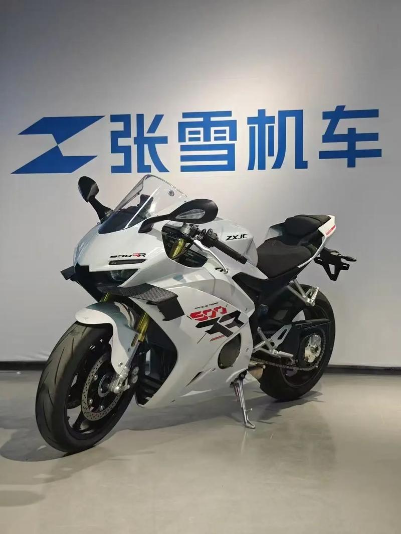 绝杀夺冠+烧烤摊买单，中国机车硬核出圈
 
北京时间5月2日晚，世界超级摩托车锦