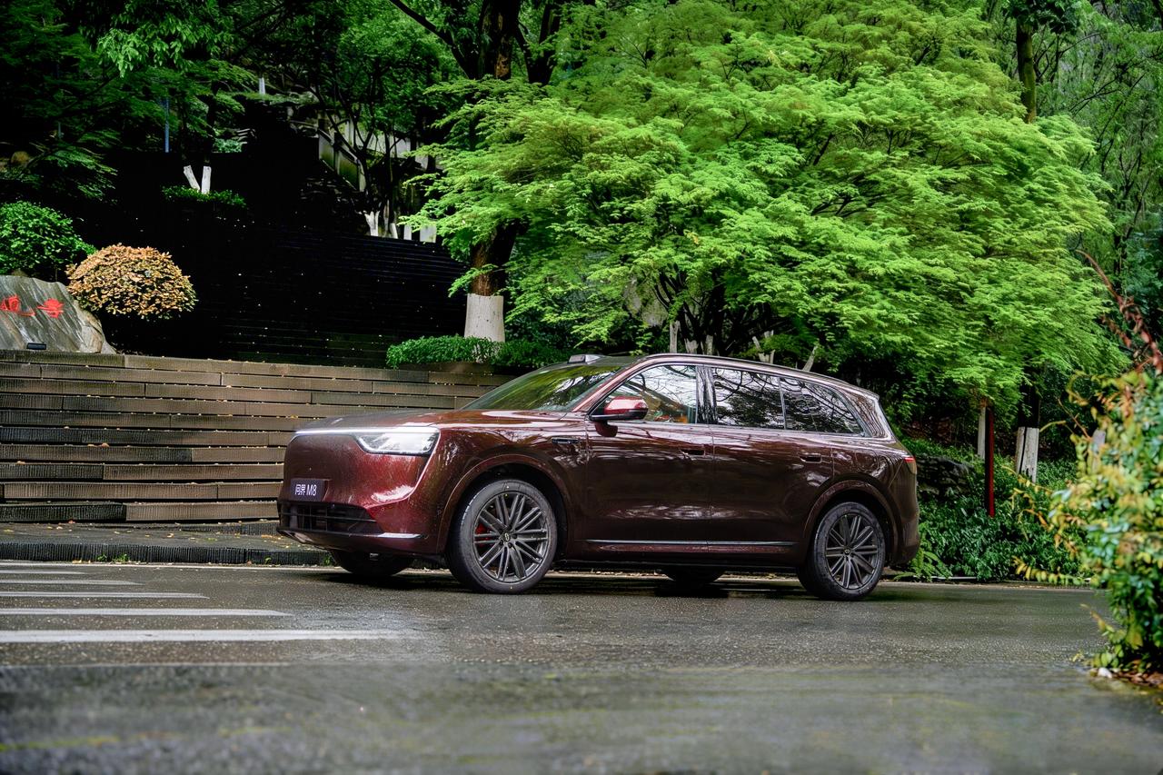 在40万级SUV市场，问界M8的焕新引发了广泛关注。新款问界M8将搭载全球量产最