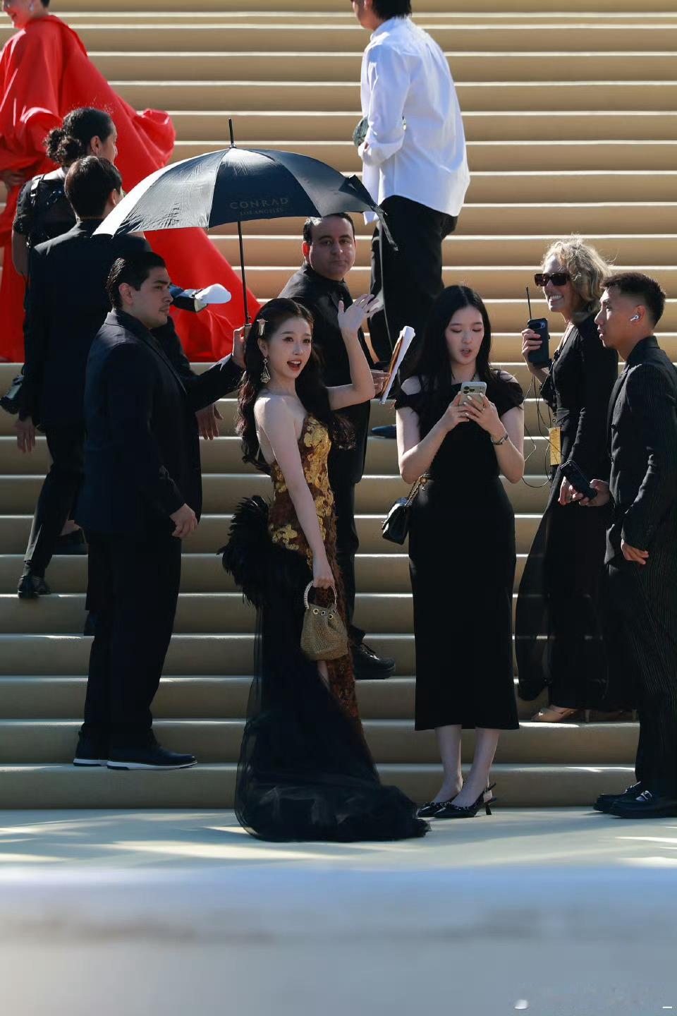 虞书欣好棒呀，带着作品走向国际，女神闪耀全世界吧~虞书欣谷爱凌同框