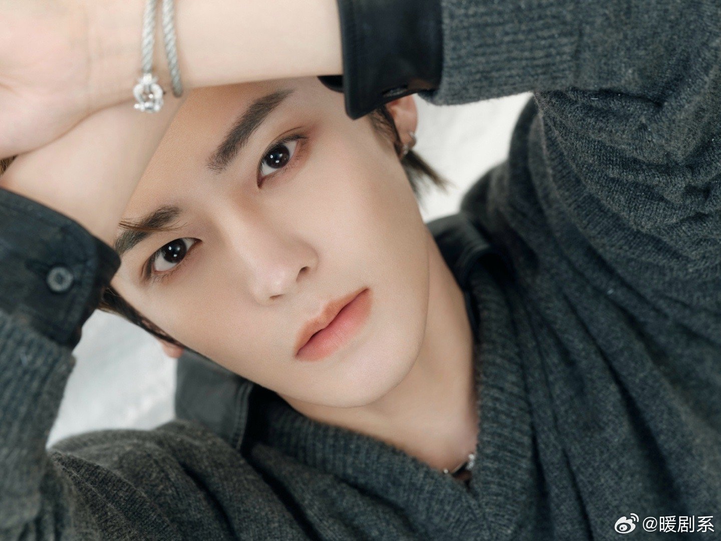 侯明昊 静待新作官宣，帅气外形+细腻演技，每次都让人眼前一亮 