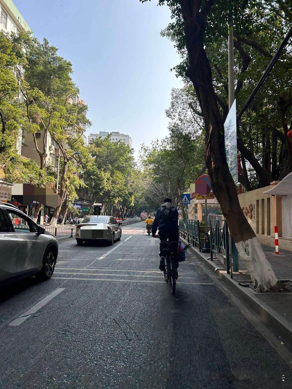 看到有一种论调说什么“凡是干体力劳动的人，都是原生家庭不好！”，不以为然

这个