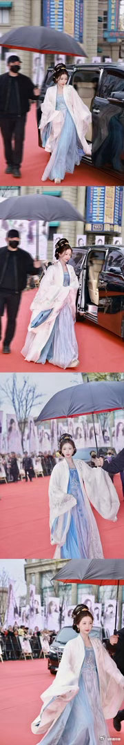 虞书欣杀青晒粉丝合照虞书欣云初令杀青图虞书欣杀青晒粉丝合照，哇塞，