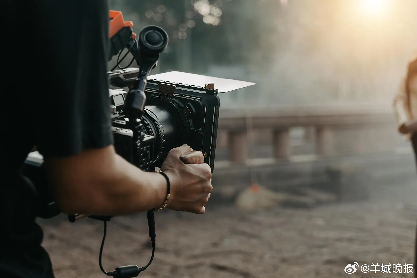 【#别再让流量谋杀好故事#｜街谈巷议】全国人大代表、编剧赵冬苓近日的一席话，戳中