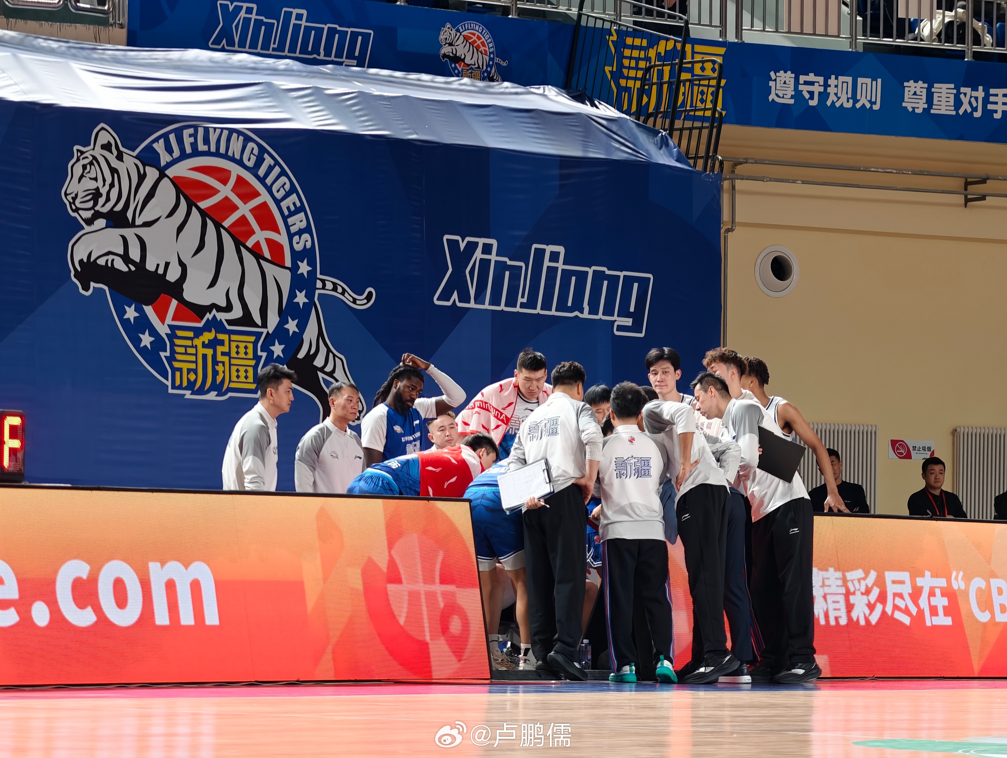 最后两分钟，我有点紧张新疆男篮小卢篮球世界