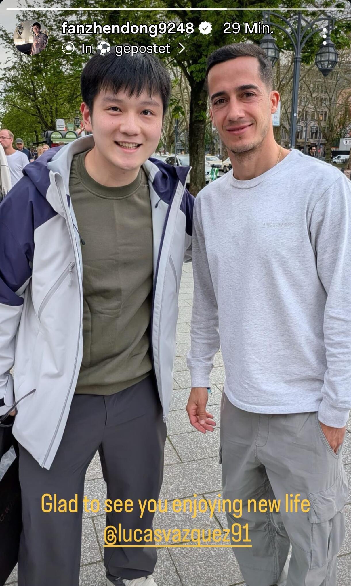 樊振东又寄来明信片啦，好洋洋得意！
就是想告诉我们他很好，勿念勿念勿担心！
终于