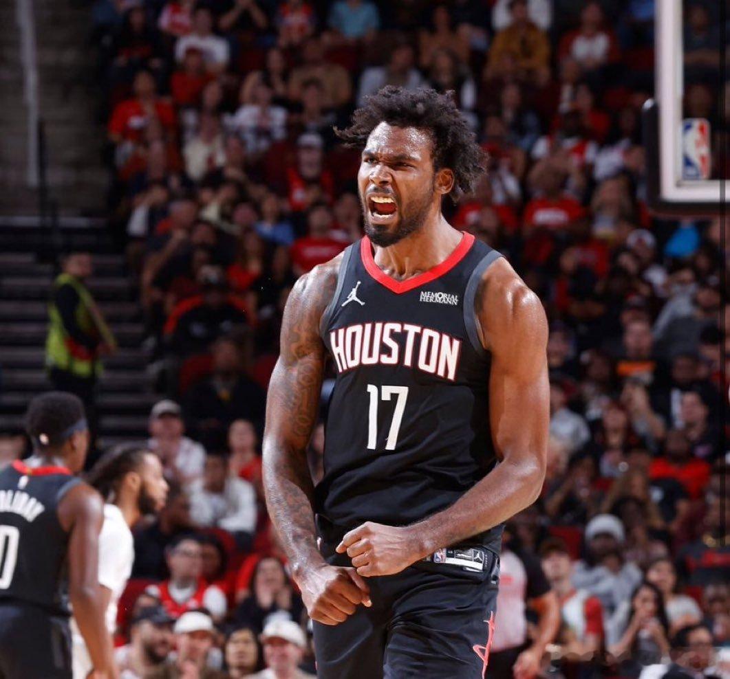 火箭已明确表示无意交易塔里·伊森。当地时间周一，球队方面拒绝了所有关于伊森的交易