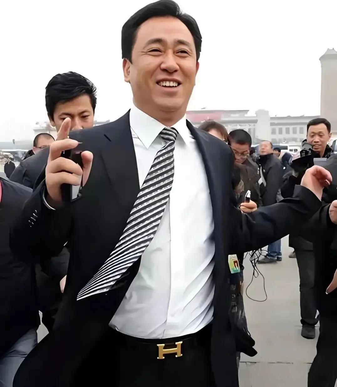 钱在老许的手中，确实比张一鸣的手中更加能促进消费。

现在大部分人反映赚钱难，归