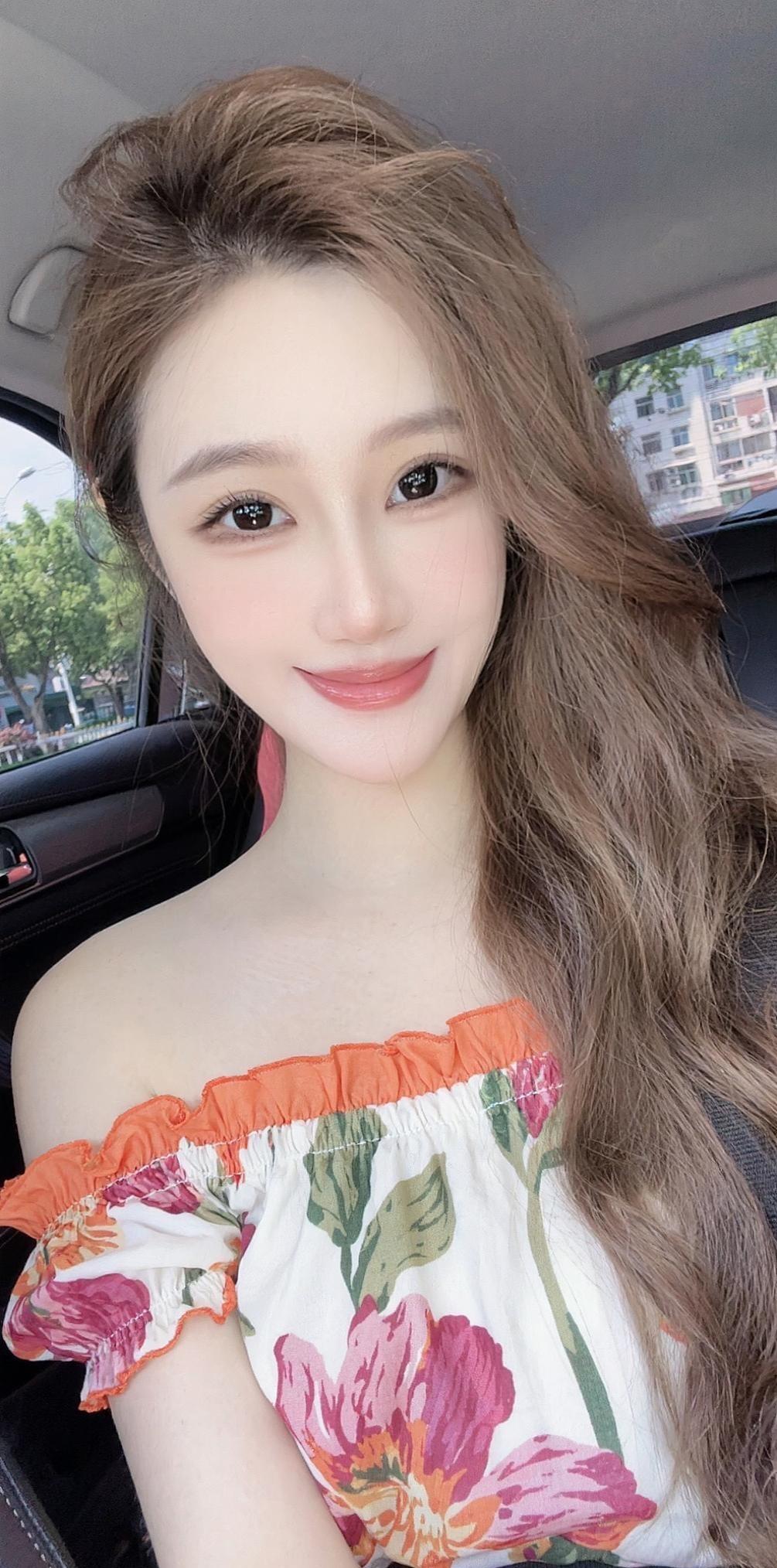 活得尽兴一点吧！无法掌控的事情太多，
尽力就好，一辈子就活那么一次了。只要你觉得