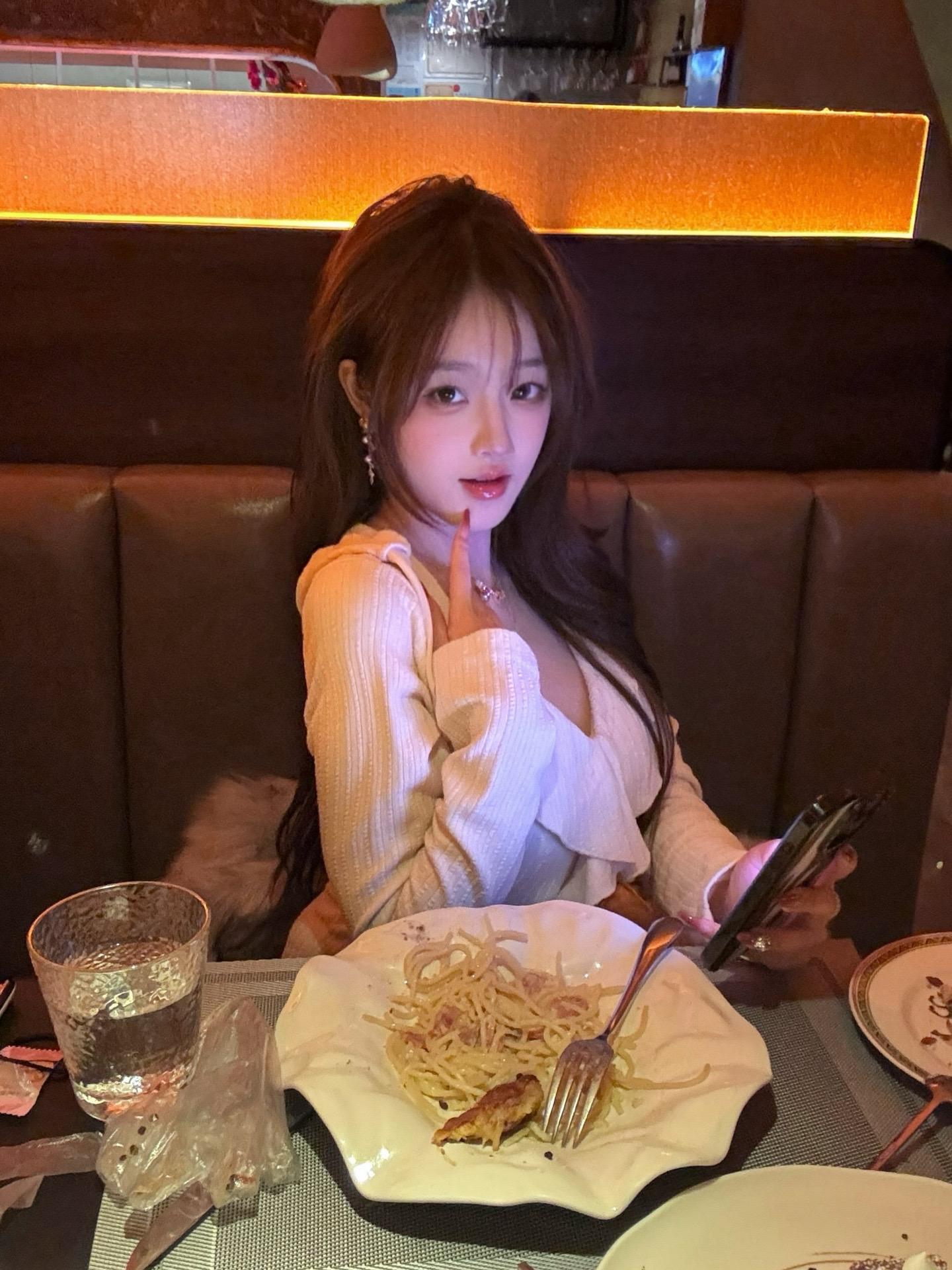 你说想独享他的爱 可是恋人时常冷冰冰 朋友总是暧昧不清
