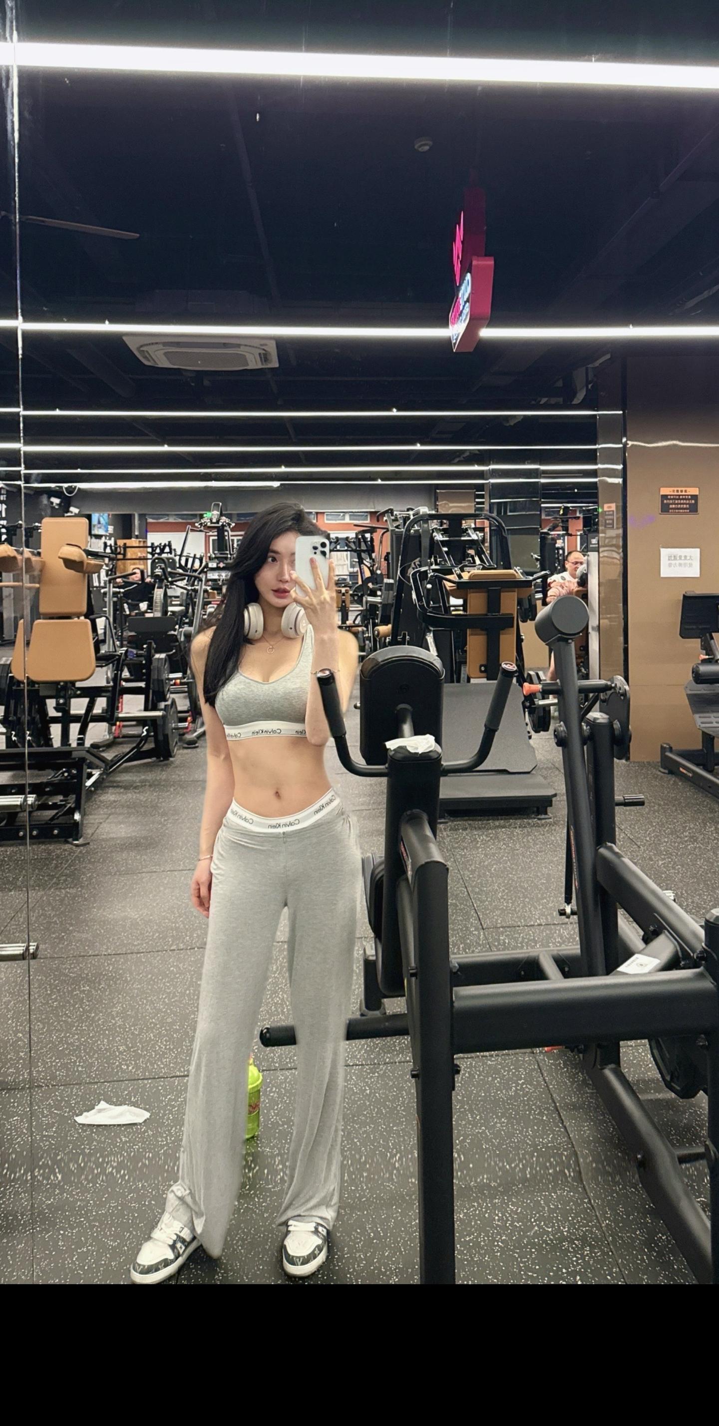 某年某月某个星期几