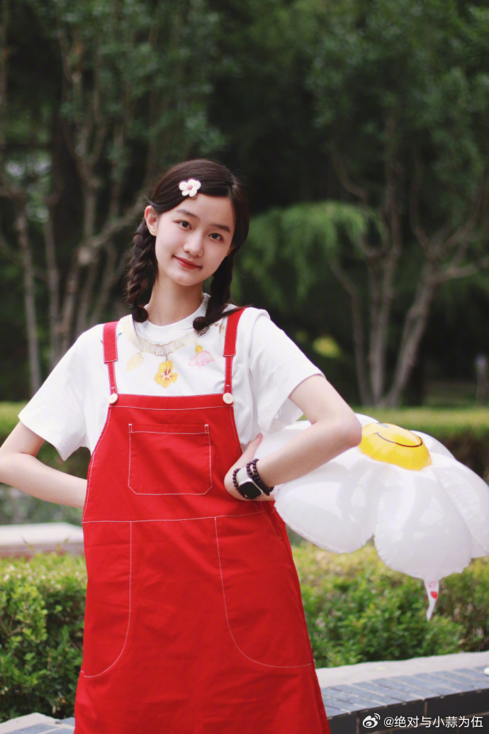 内娱05小花来新人了05花赛道热闹开跑！张籽沐、艾米、纪姿含、尹子璐携童年滤镜、