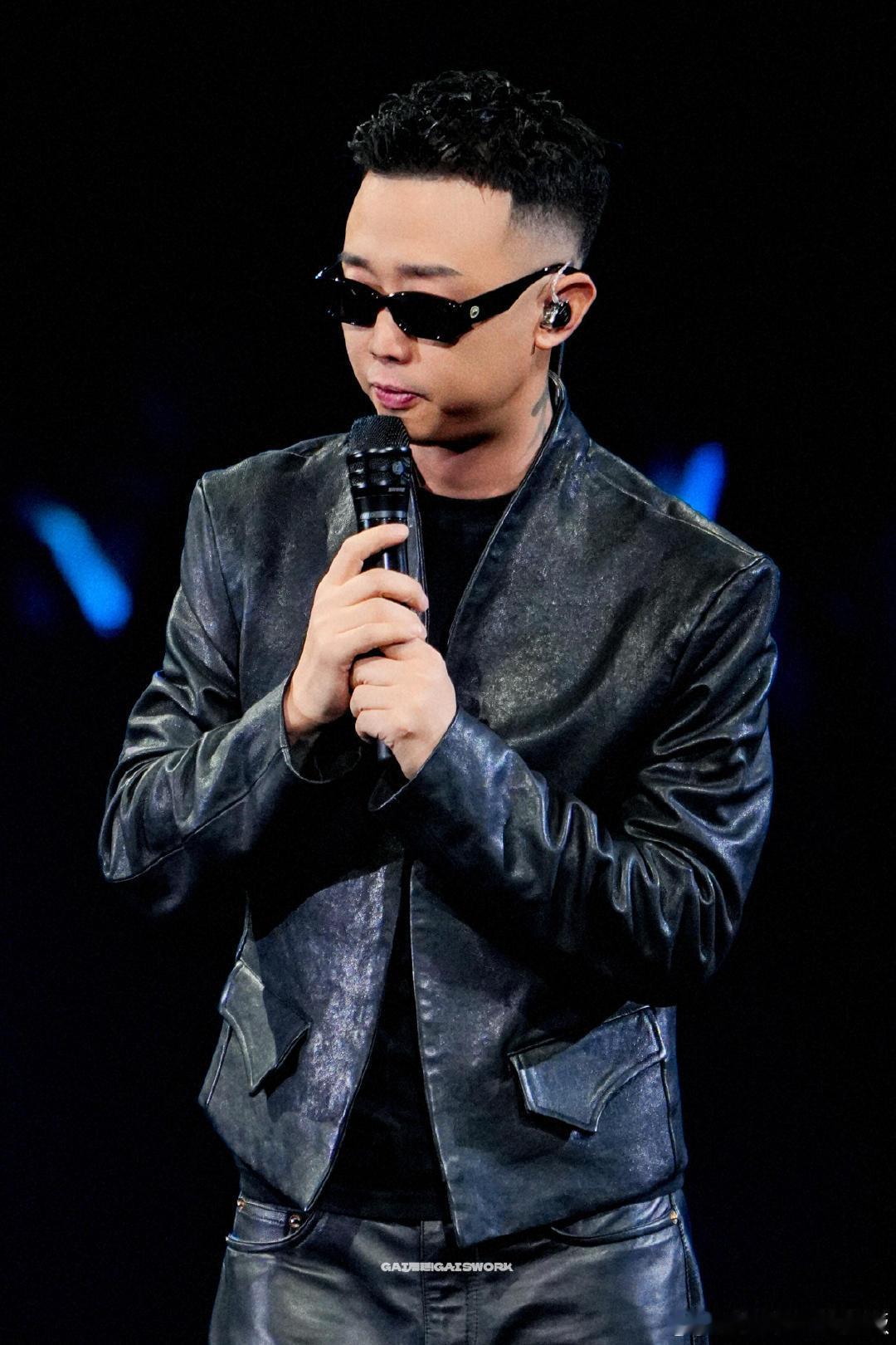 Gai演唱会嘉宾是陈粒谁也没想到的梦幻联动，GAI的侠气搭配陈粒的诗意，现场一开