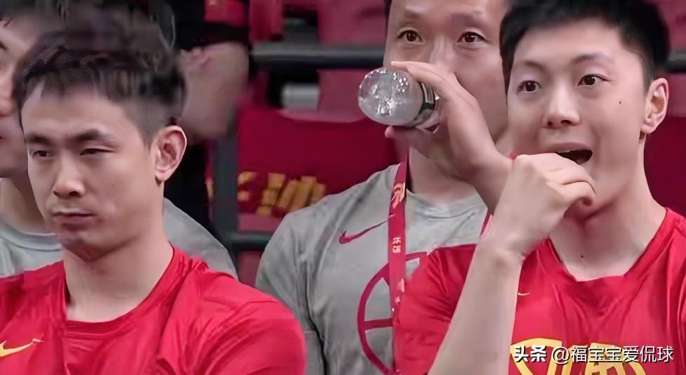 胡明轩：伟哥，这看完昨天热身赛，真心替林葳可惜啊。赵维伦NCAA本赛季场均才1.