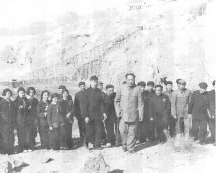 毛泽东在官厅水库(1958年)