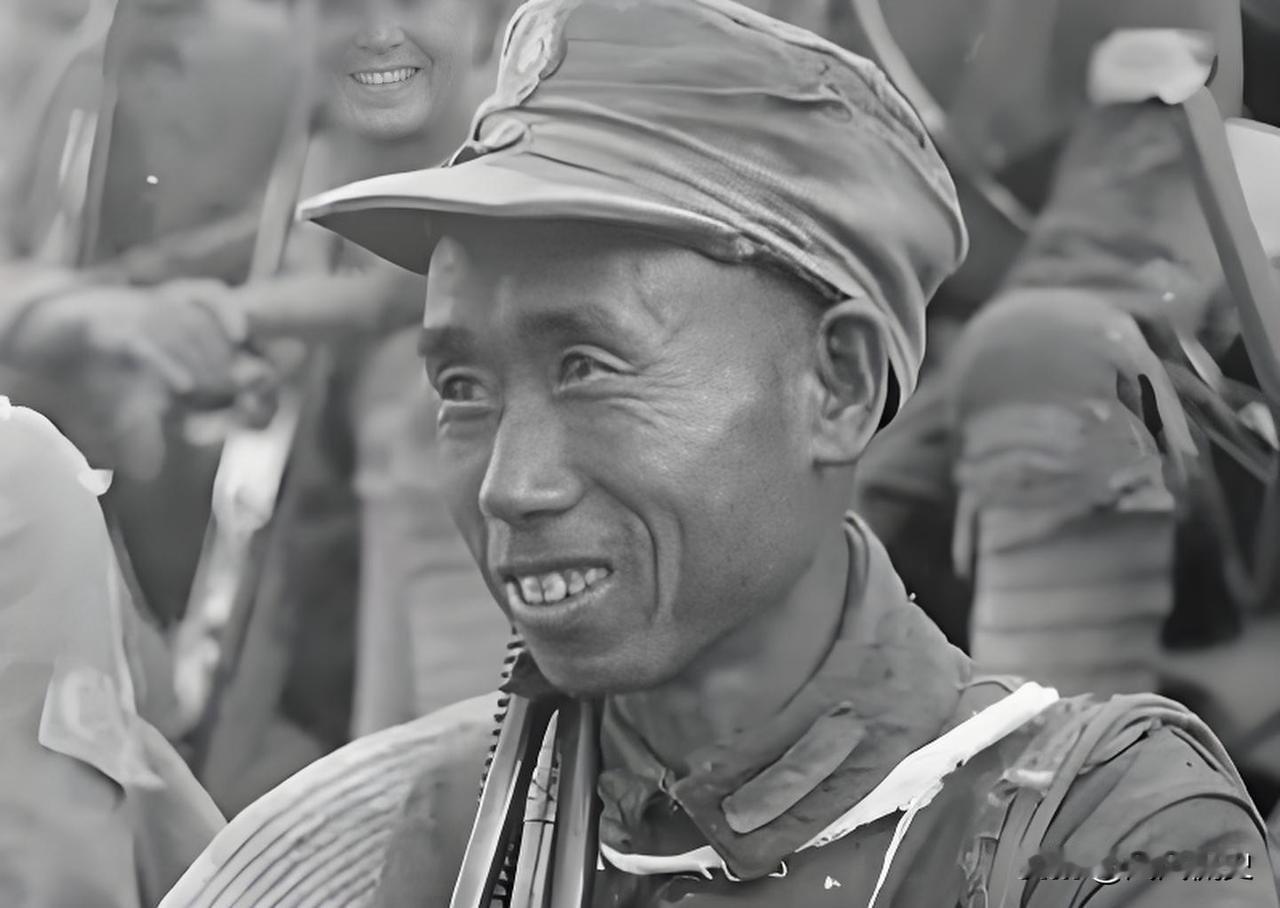 1943年，53岁老农裴天来参加了八路军，第一次上战场就惊掉了众人的下巴：他竟然