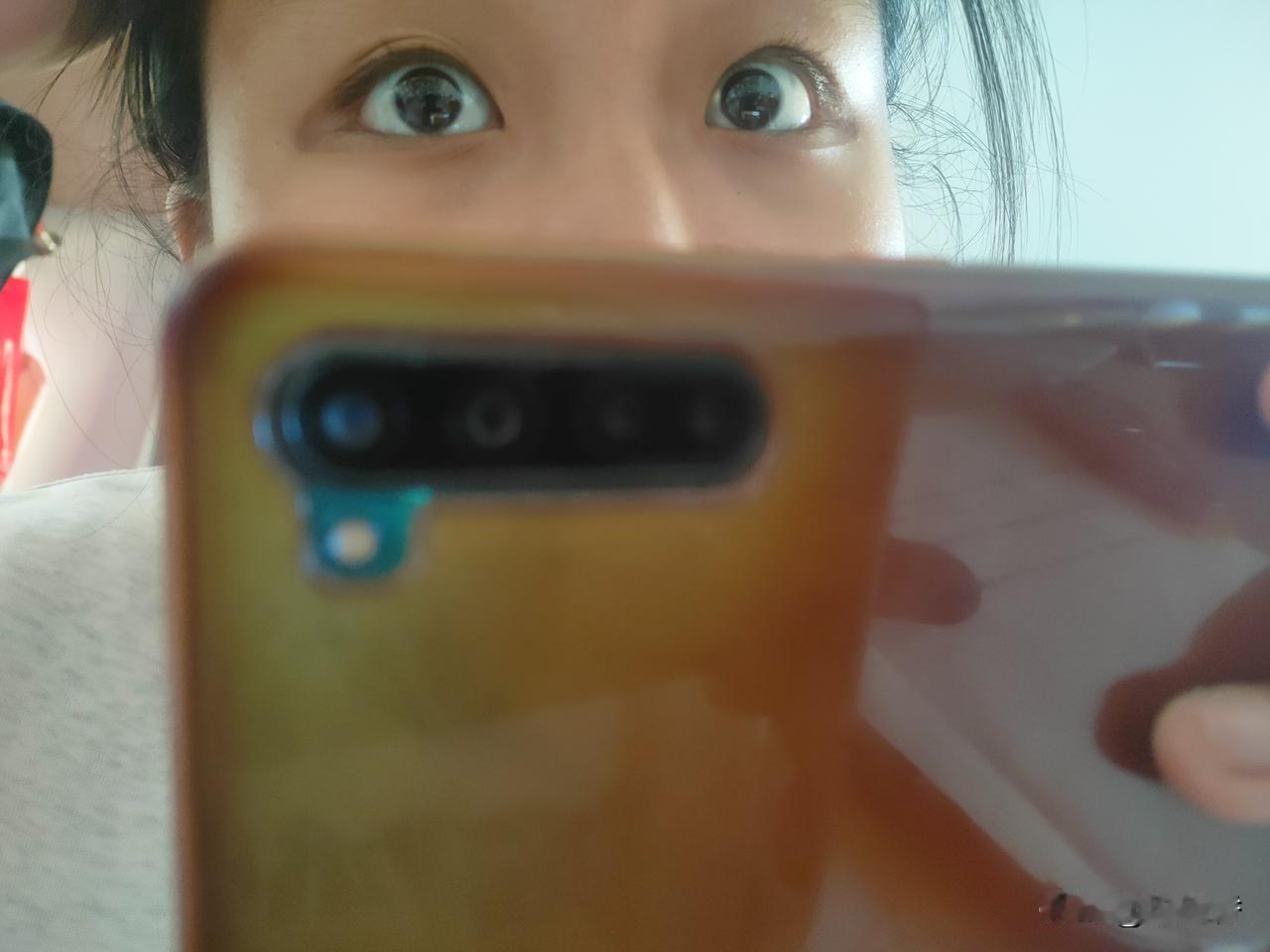 上周六，我就想吃韭菜炒鸡蛋，早晨我跟婆婆说，把韭菜挑一挑，中午我回来韭菜炒鸡蛋，