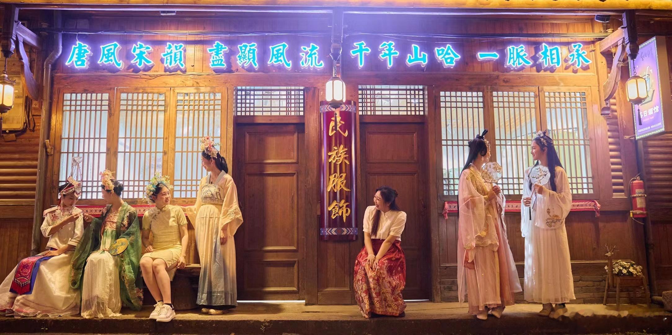 【赤石high周末】古街小巷，漫步其中，仿佛穿越时空，与过去的岁月相遇! ​​​