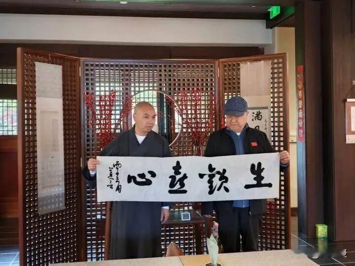 莫言先生受杭州友人之邀，到江南踏青。在讲座结束后，莫言前往余杭径山。先是在隐逸于