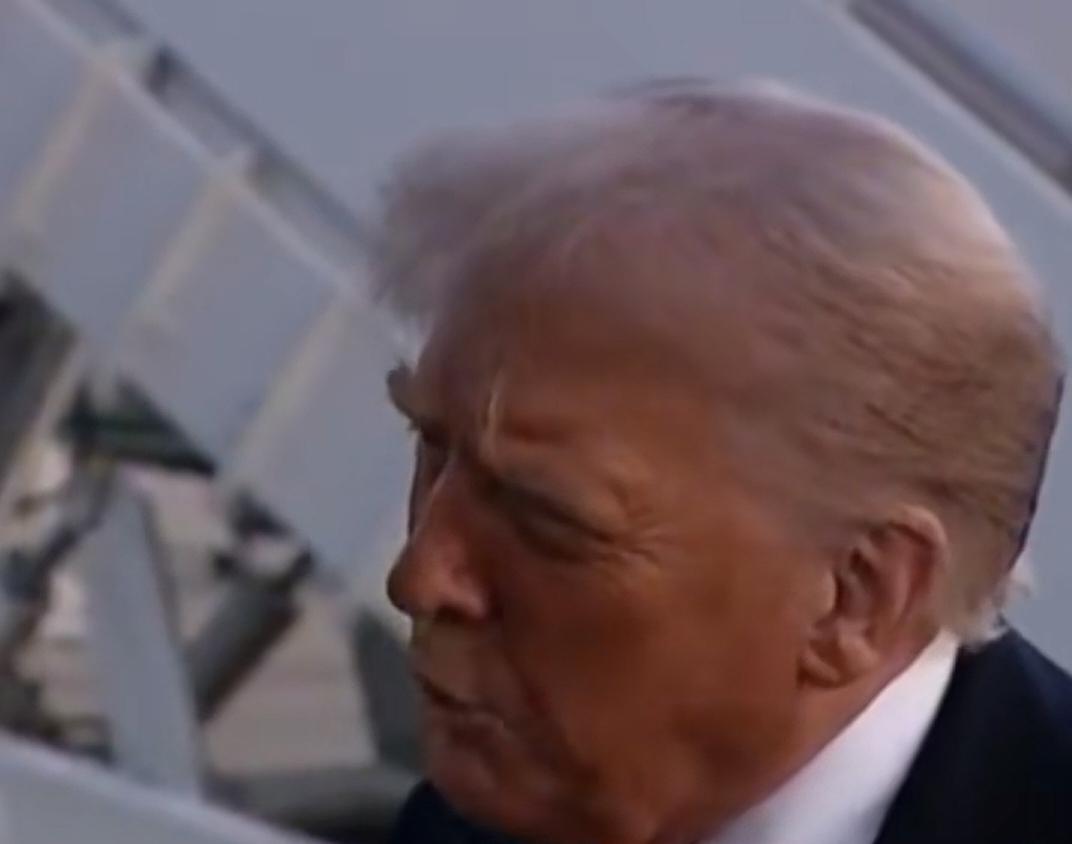 特朗普说华盛顿现在的安全程度“接近100%”，说晚上出去吃饭“很可能不会受伤”。