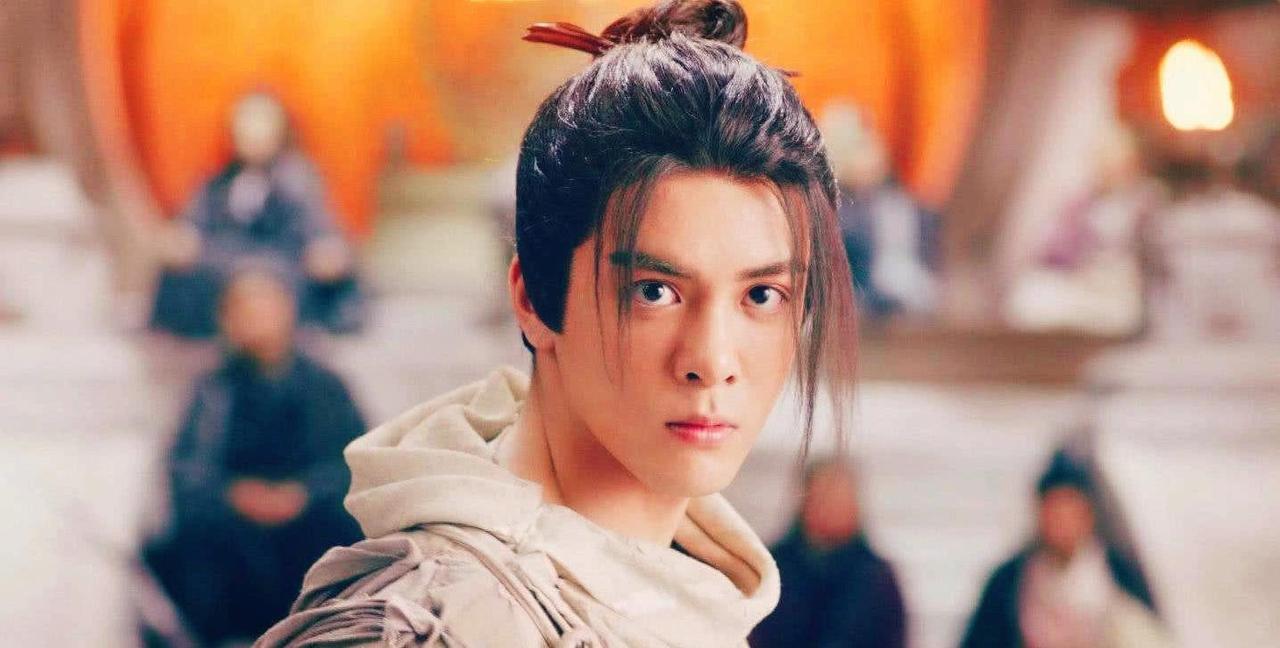 张无忌作为倚天的男主，虽然招式不如《天龙八部》当中那么华丽，但是九阳神功、乾坤大