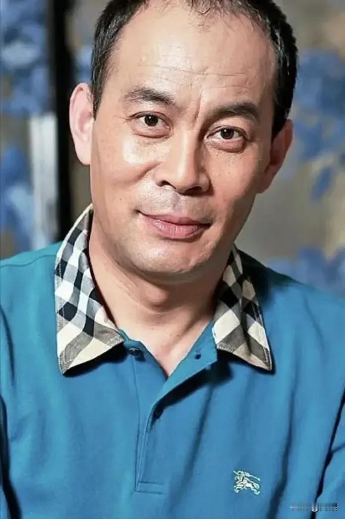 演员张光北回忆起他上中戏的时候，学校里出了件大事儿，那可真是让人意想不到！ 
