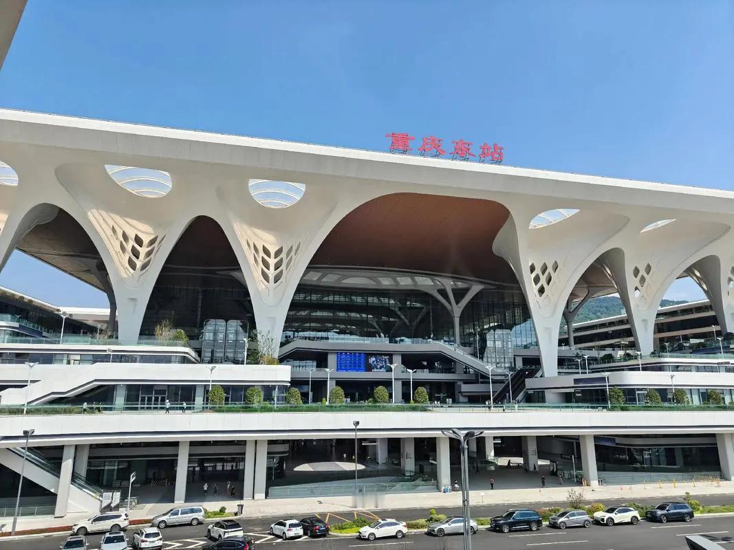 因为马斯克的推崇，重庆东站这下火出圈了。5月18日，马斯克在社交平台X转发重庆东