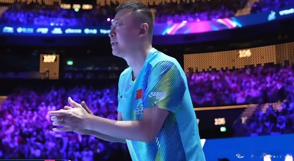 相比马琳:王皓太苦了马琳的女队，8强有4人，孙颖莎，陈幸同，王艺迪，王曼昱，每个