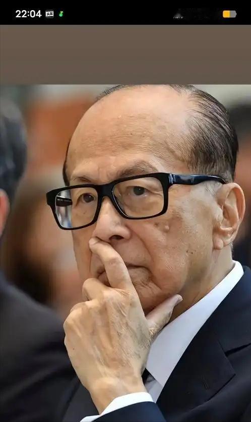中国不挽留，美国不收留，被夹在中间的李嘉诚，终于玩不转了！大公报四次三番喊话，被