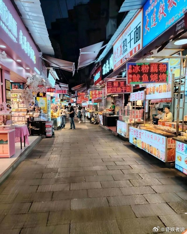 最扎心的不是胖东来周二闭店，也不是整条街的摊贩跟着歇业最扎心的是，卖了20年肉夹