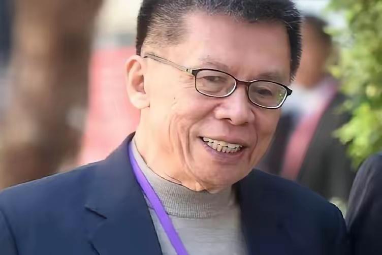 民进党创党元老、87岁的沈富雄，日前在新加坡香格里拉对话会场边开腔：坊间总嚷嚷"