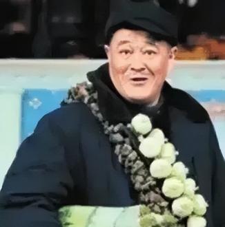 赵本水靠着模仿赵本山走红，收入直接实现飞跃，从每月几千块一路涨到年入百万，还一口