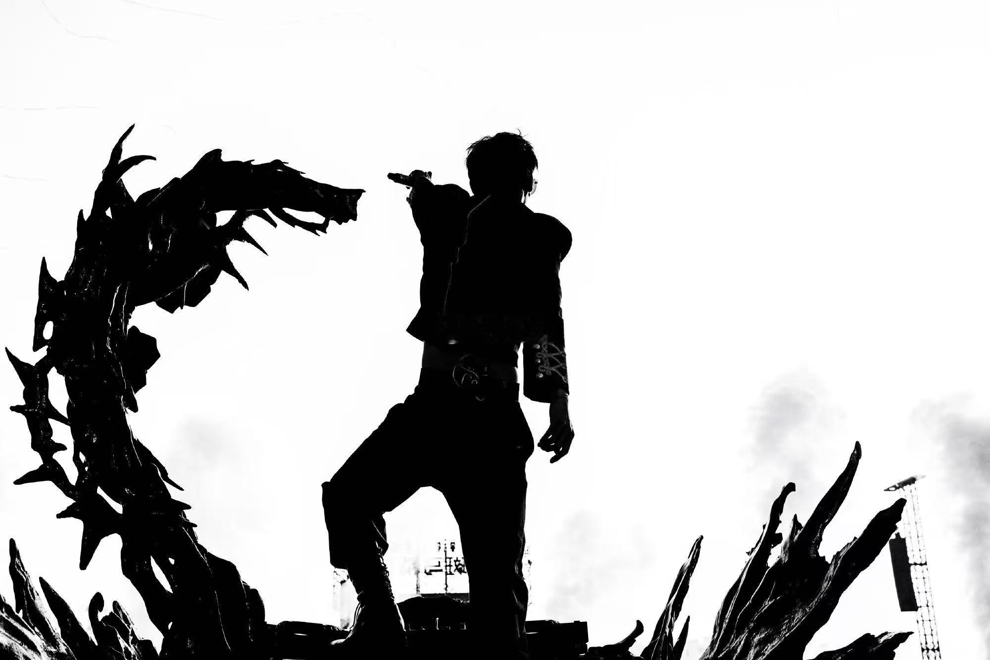 我家那小子姚琛与黄誉博挑战冬泳看了姚琛换衣服终于理解粉丝为什么叫他慷慨了，腹肌线