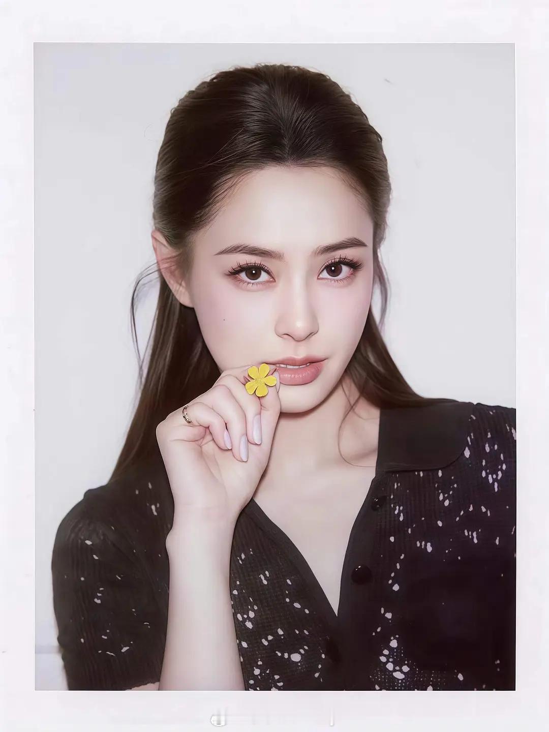 阿娇的撕拉片，这谁看得出来45岁了！！神颜是这样的