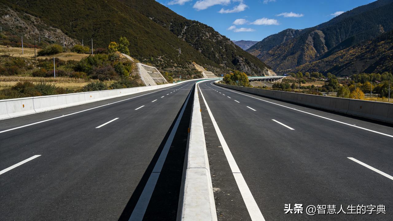 有些人担忧成都至汶川高速项目停滞，而是事实上正全力推进前期工作。
 
作为《四川