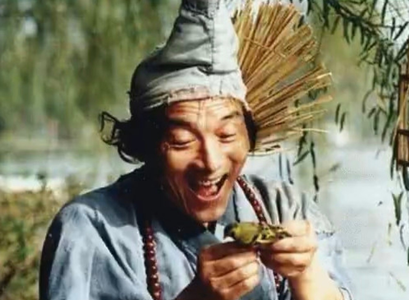 🕯️送别济公爷爷！谢谢您的表演，为我们这一代人的童年留下快乐的记忆。 ​​​