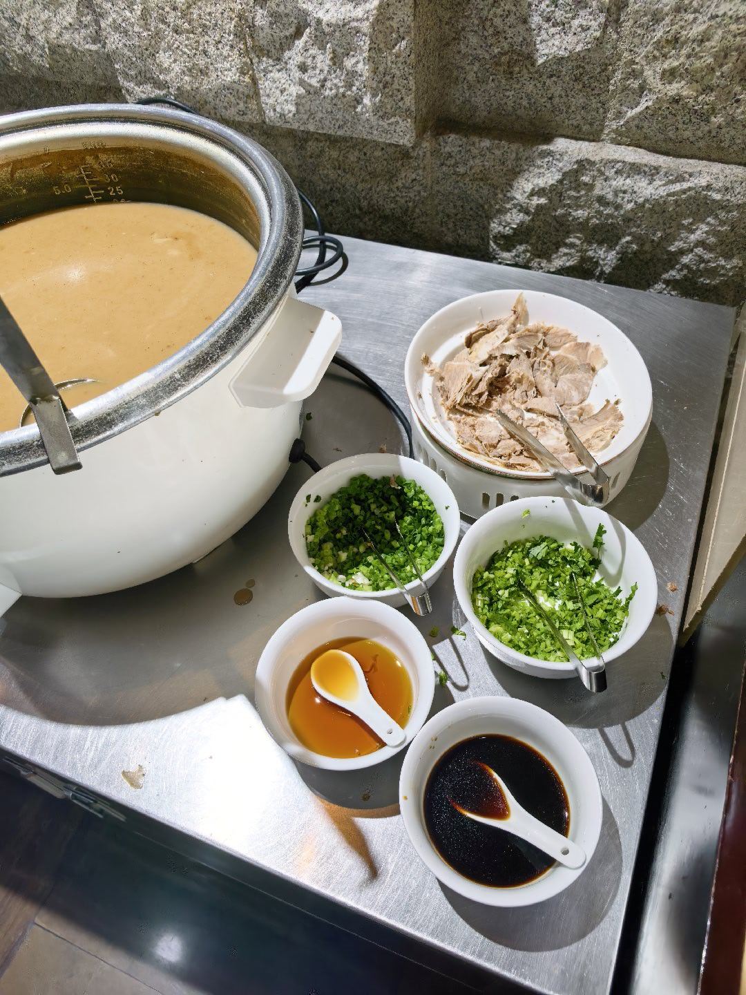 兄弟们早啊第一次遇到自己加牛肉的有点不太习惯可以只要肉肉不要汤嘛，哈哈 