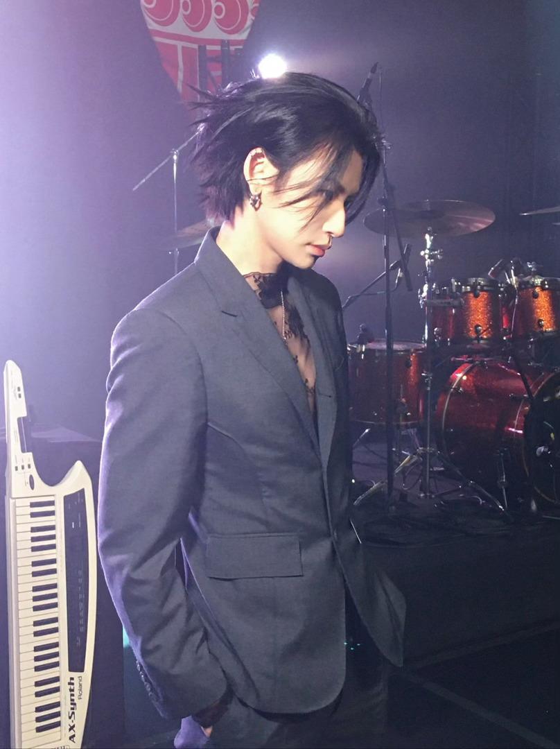 王琳凯这下真成乙游男主了 海外巡演刚结束就搞520免费生日见面会，王琳凯你是真把