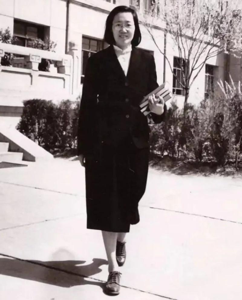 王承书（1912年6月26日-1994年6月18日），中国湖北省武昌市人，中国科