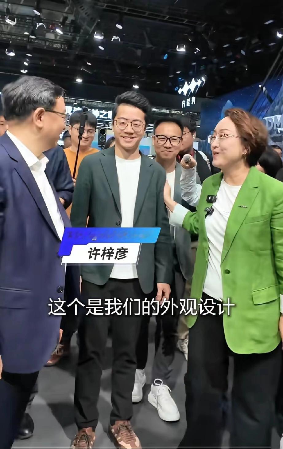 说来也奇怪，钛7从去年就卖爆了，结果王传福直到前些天北京车展上，才经由熊甜波介绍