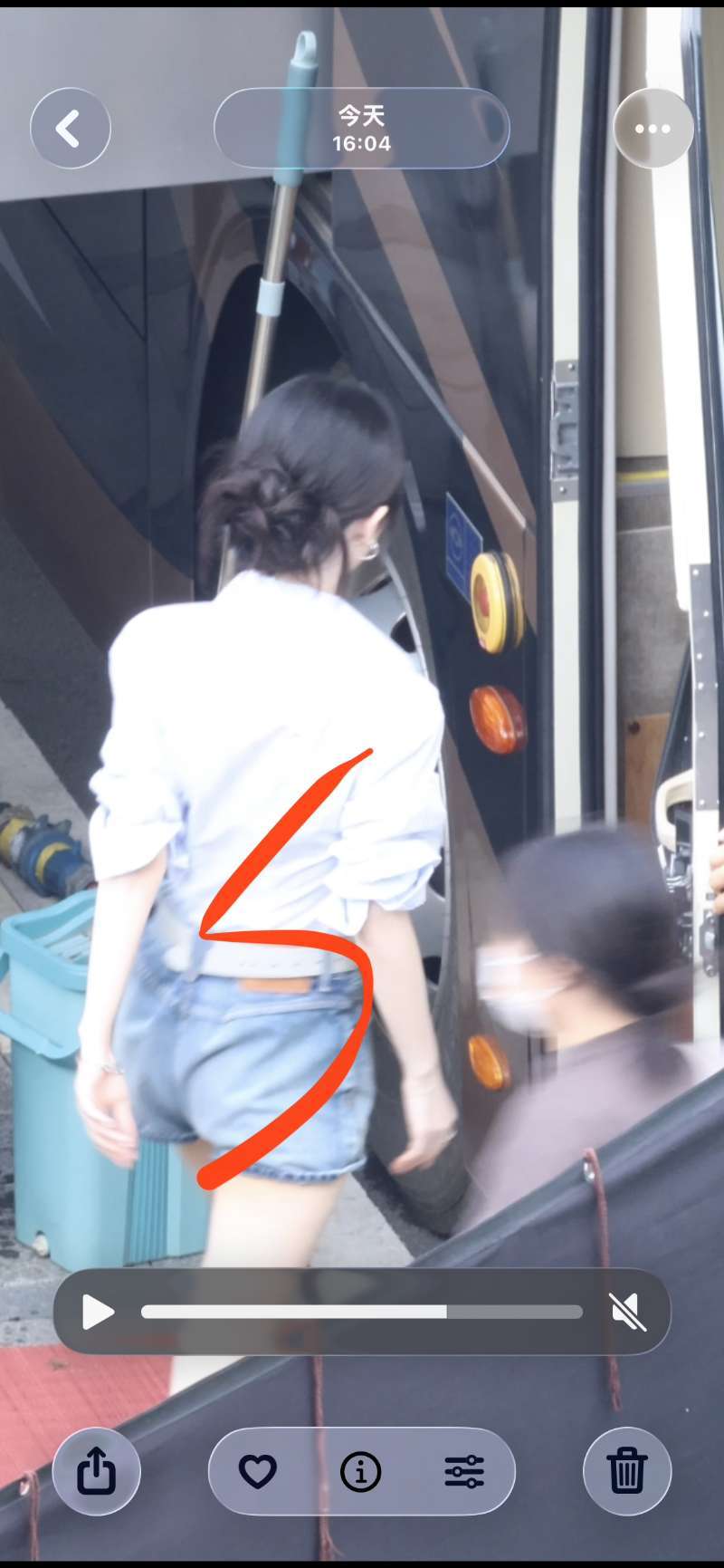 喜欢这个盘发 ​​​