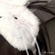 顺境的美德是节制，逆境的美德是坚忍，这后一种是较为伟大的德行。善良是弱者最好的挡