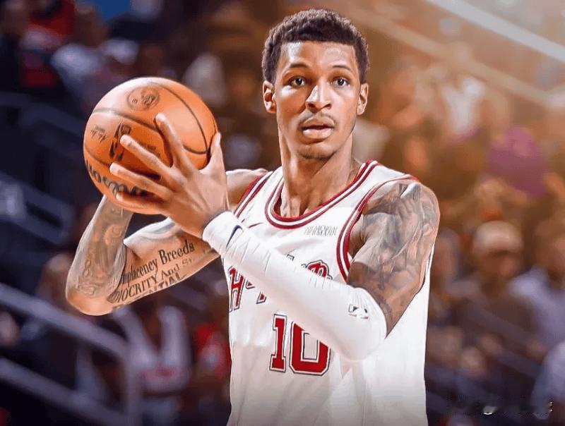 常规赛打完了，对比上一个赛季，火箭球员小贾巴里的个人进步显著。
本赛季，小贾巴里