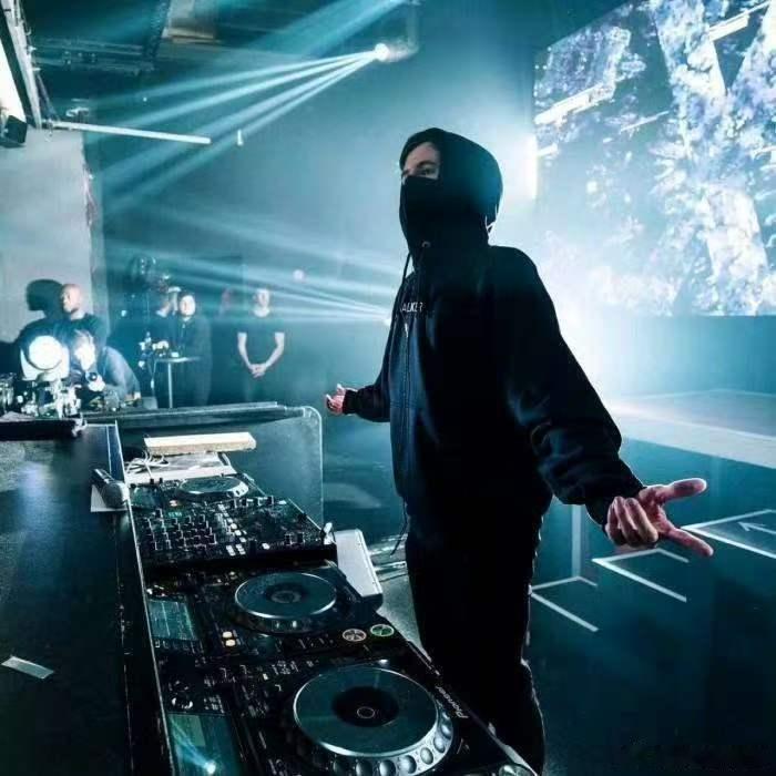 AlanWalker新歌首唱AlanWalker不愧是电音教父年少成名创造传世电