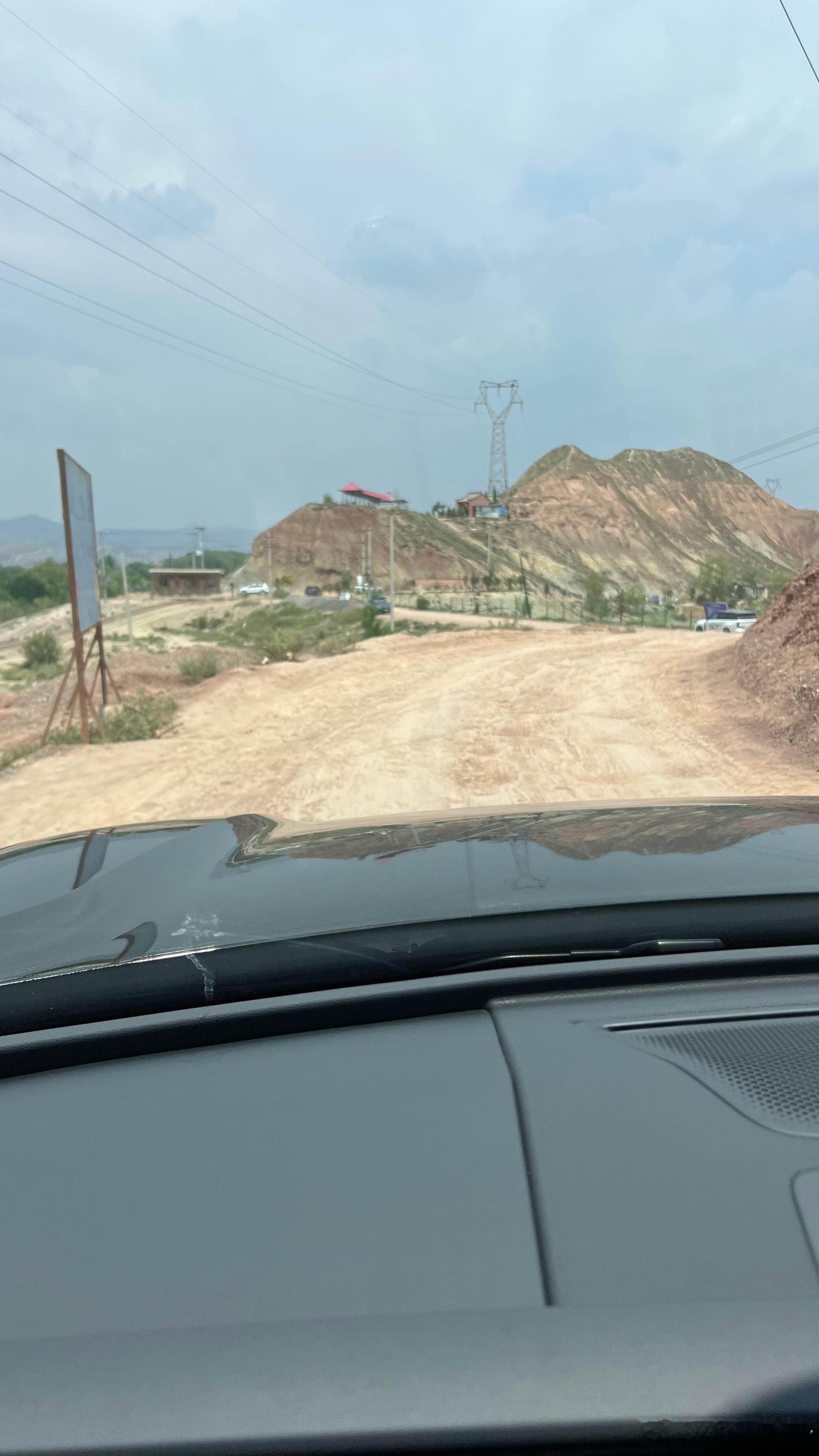 因为今天有offroad，所以搞了这台450TSI的大众途昂Pro，这个高功88