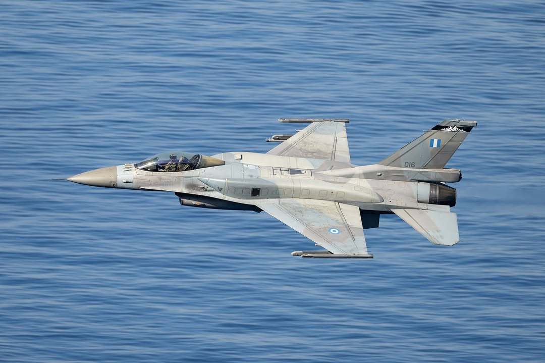 今日战隼 爱琴海战隼好图喜欢以大海为干净背景的空对空摄影希腊空军第336“奥林匹