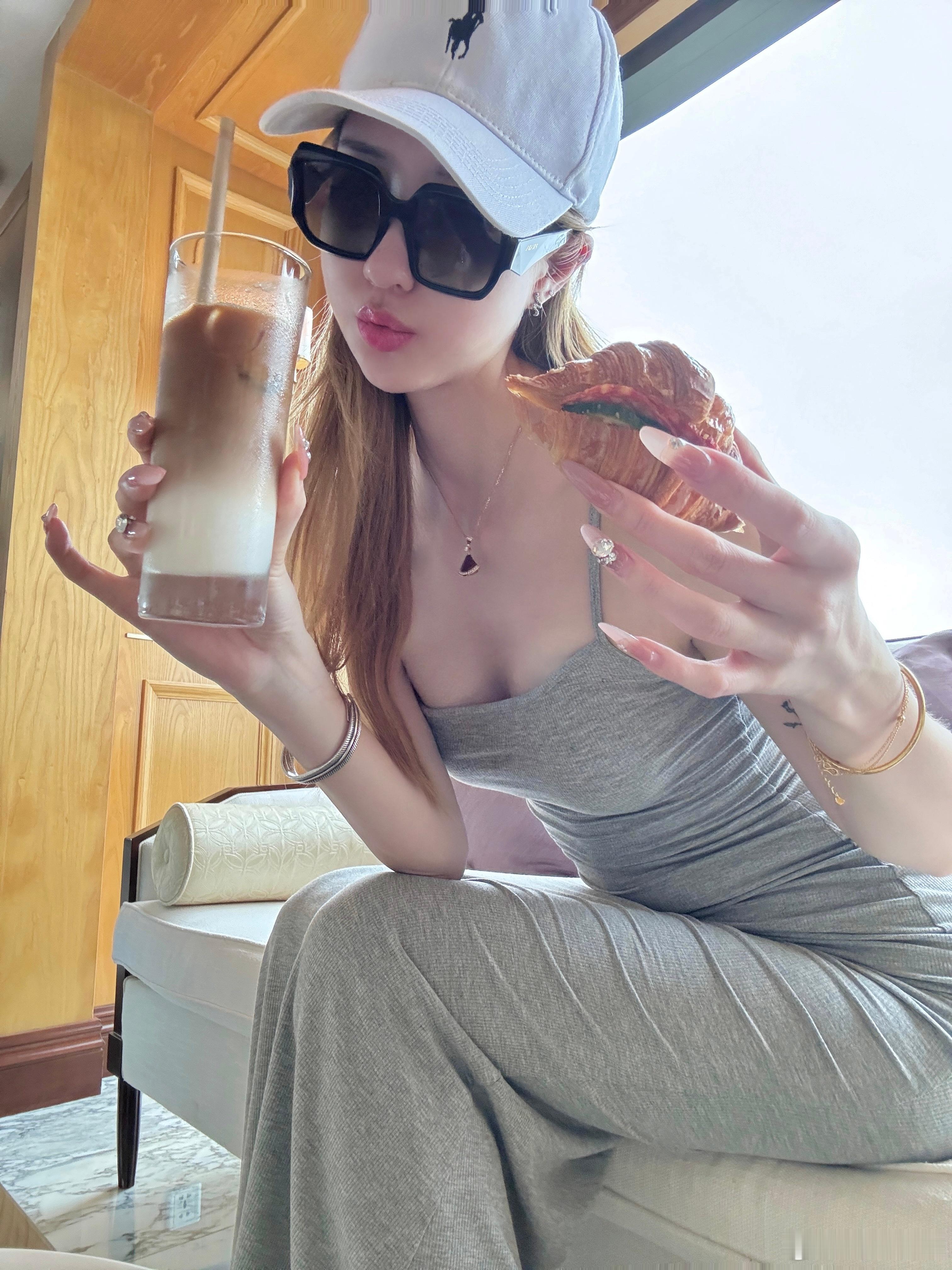 ☀️☕️🌴#治愈系# ​​​