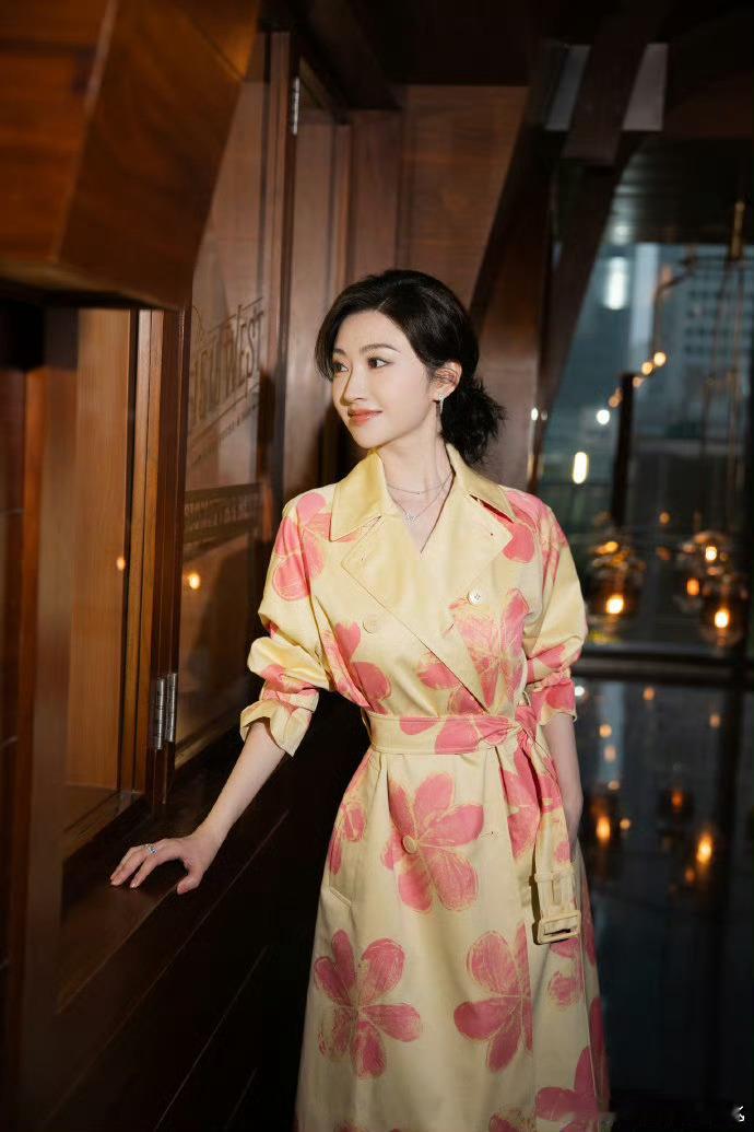 景甜景甜连cha了四天 已经被景甜这支舞刷屏四天了，活泼又好看，各种风格都能轻松