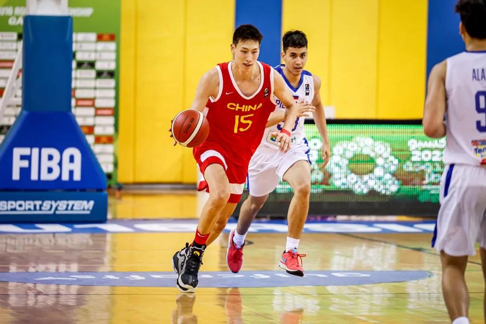 郇思楠，和他的哥哥郇思枫此前一直在国内篮球圈流传各种消息，今年的U16亚青赛算是