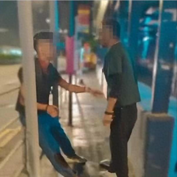 香港警察深夜遭抢劫
身中数刀
凶犯竟是“巴铁”

2024年11月2日凌晨1时许